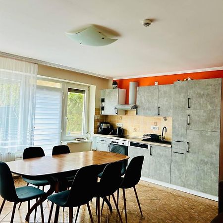 Rose Vip Apartman Villa ไฮจ์ดุสโซบอสโล ภายนอก รูปภาพ