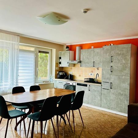 Rose Vip Apartman Villa ไฮจ์ดุสโซบอสโล ภายนอก รูปภาพ