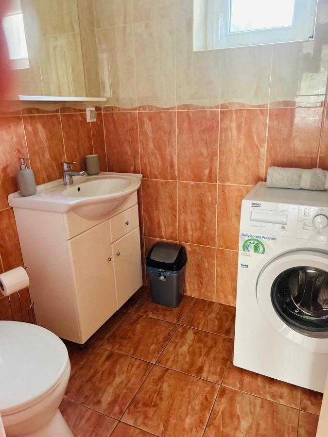 Rose Vip Apartman Villa ไฮจ์ดุสโซบอสโล ภายนอก รูปภาพ