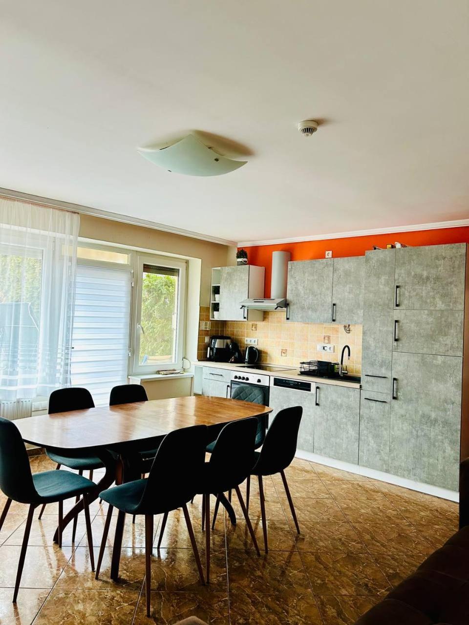 Rose Vip Apartman Villa ไฮจ์ดุสโซบอสโล ภายนอก รูปภาพ