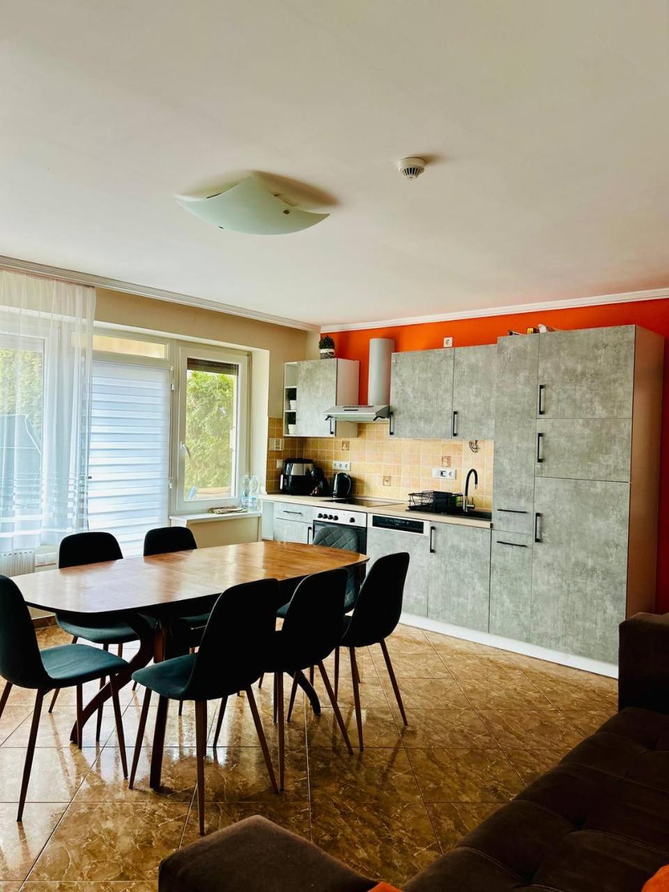 Rose Vip Apartman Villa ไฮจ์ดุสโซบอสโล ภายนอก รูปภาพ